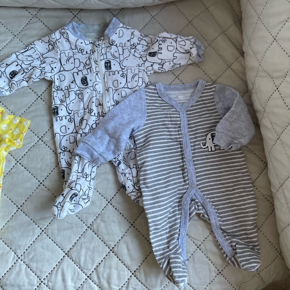 baby girl clothing never worn, smoke-free home - Picture 4 of 9